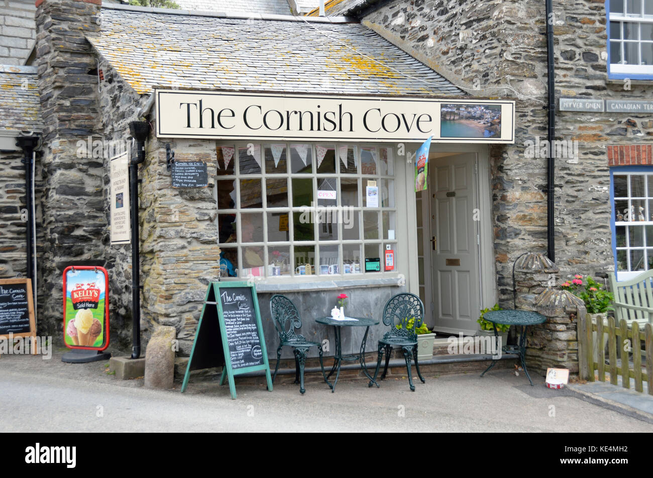 Die kornische Cove cafe in Tintagel, Cornwall, UK. Stockfoto
