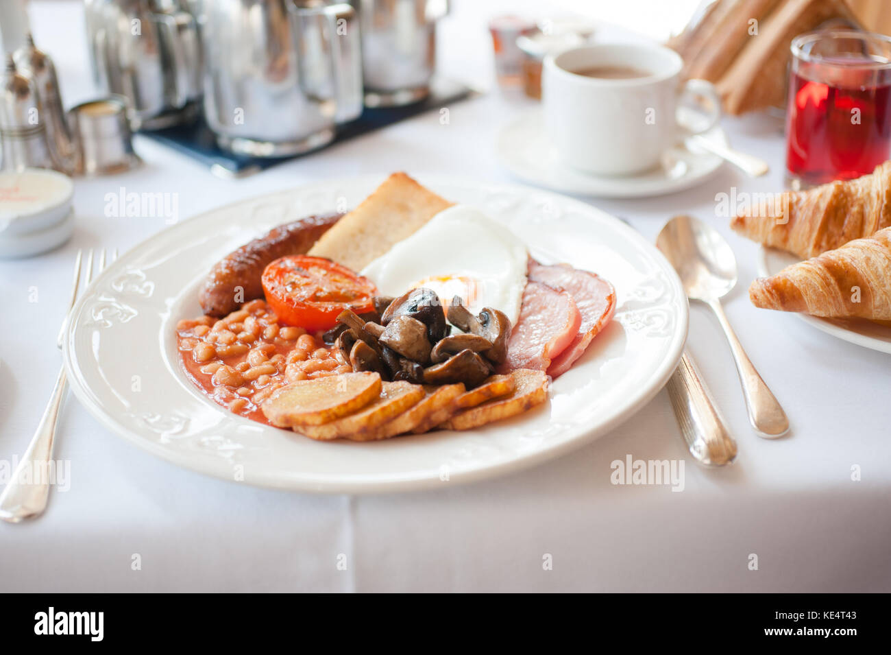 Devon Cream Tee und Kuchen und Sandwiches Stockfoto