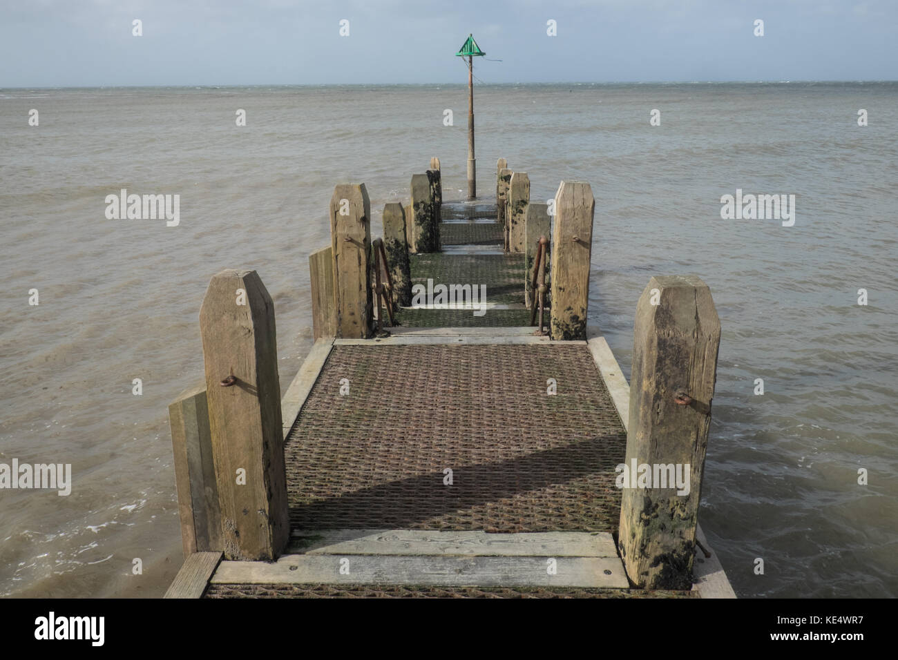 Sturm Ophelia, zerschlägt, hits, mit starken, Gale, Kraft, Winde, und riesige, Wellen, Küsten, Küste, stadt, Aberystwyth, Cardigan Bay, Ceredigion, Wales, Welsh, Großbritannien, Großbritannien, Stockfoto