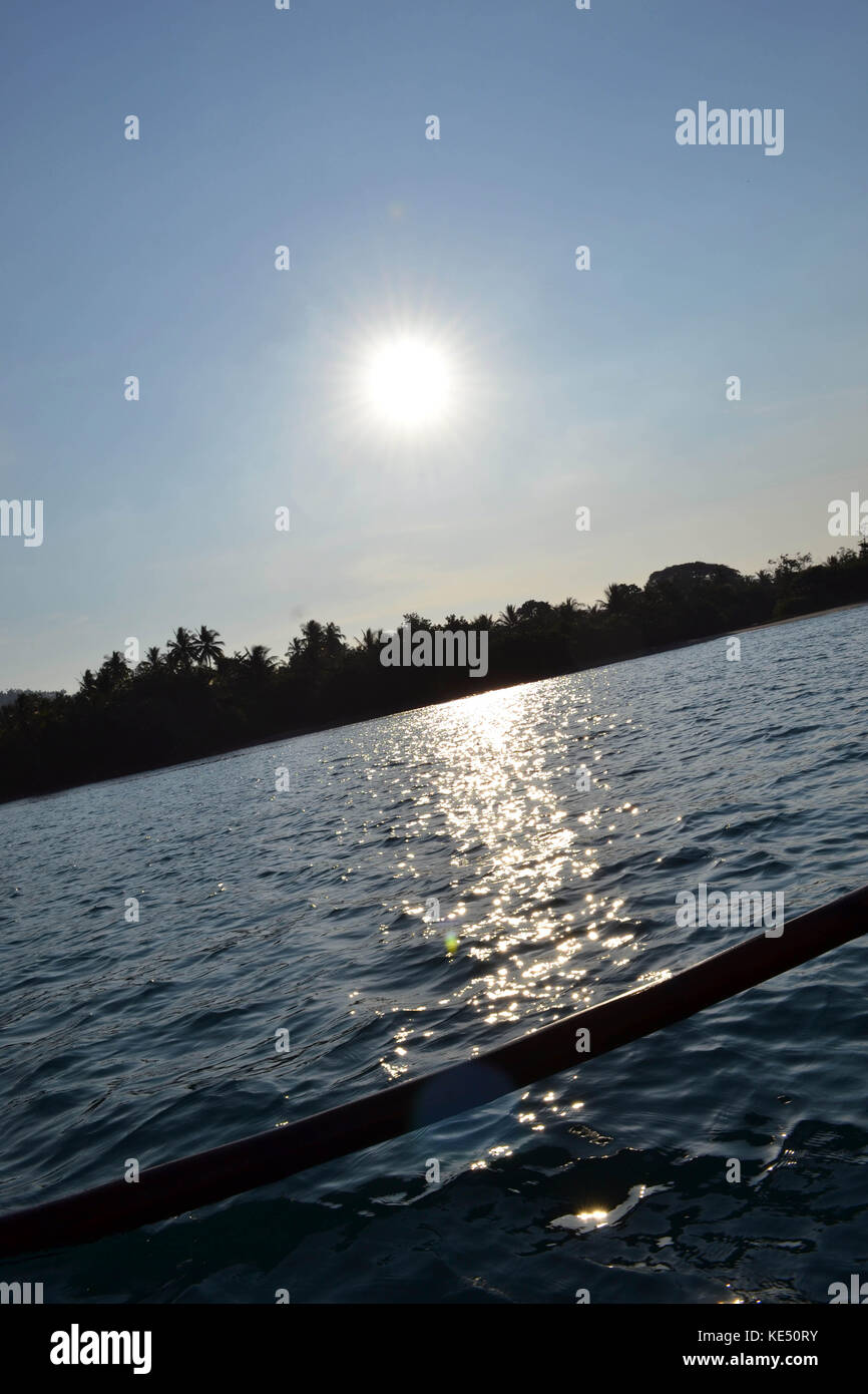 Ein traditionelles Boot Segeln rund um krakatau in Indonesien montieren. es durch eine traditionelle Sailor sowie gefahren wurde. pic in lampung genommen wurde, Juli 2014. Stockfoto