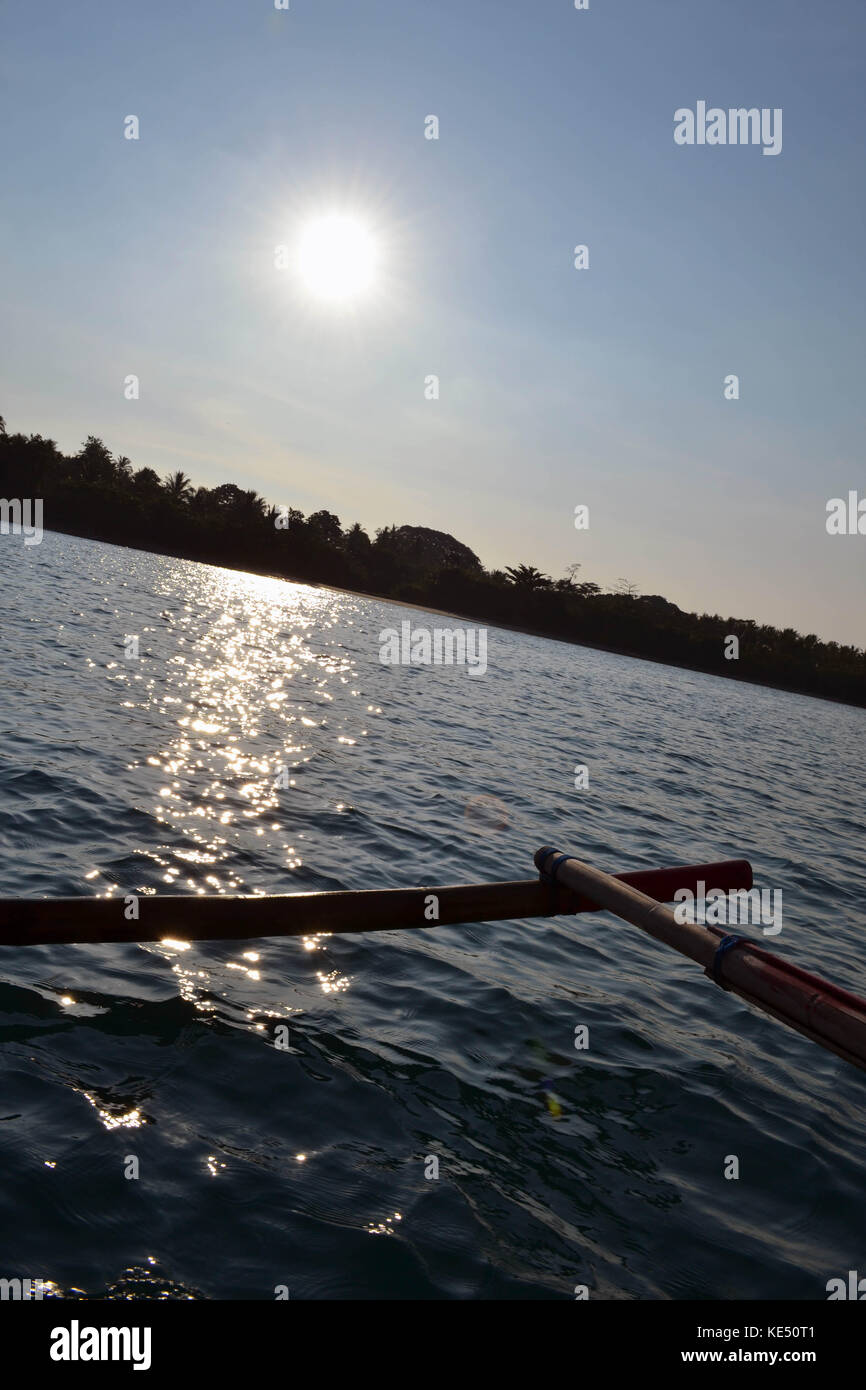 Ein traditionelles Boot Segeln rund um krakatau in Indonesien montieren. es durch eine traditionelle Sailor sowie gefahren wurde. pic in lampung genommen wurde, Juli 2014. Stockfoto
