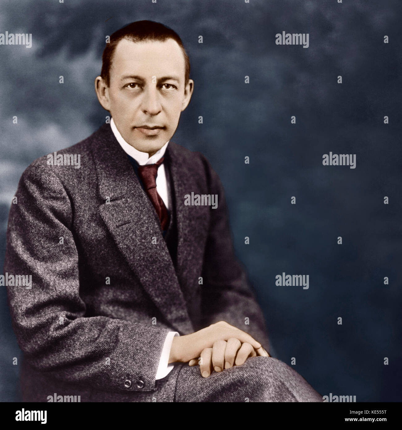 Sergey Rachmaninov - Porträt, sitzen. Russischen Pianisten und Komponisten, 1. April 1873 - vom 28. März 1943. Foto von Mishkin. Sergei. Eingefärbte Version. Stockfoto