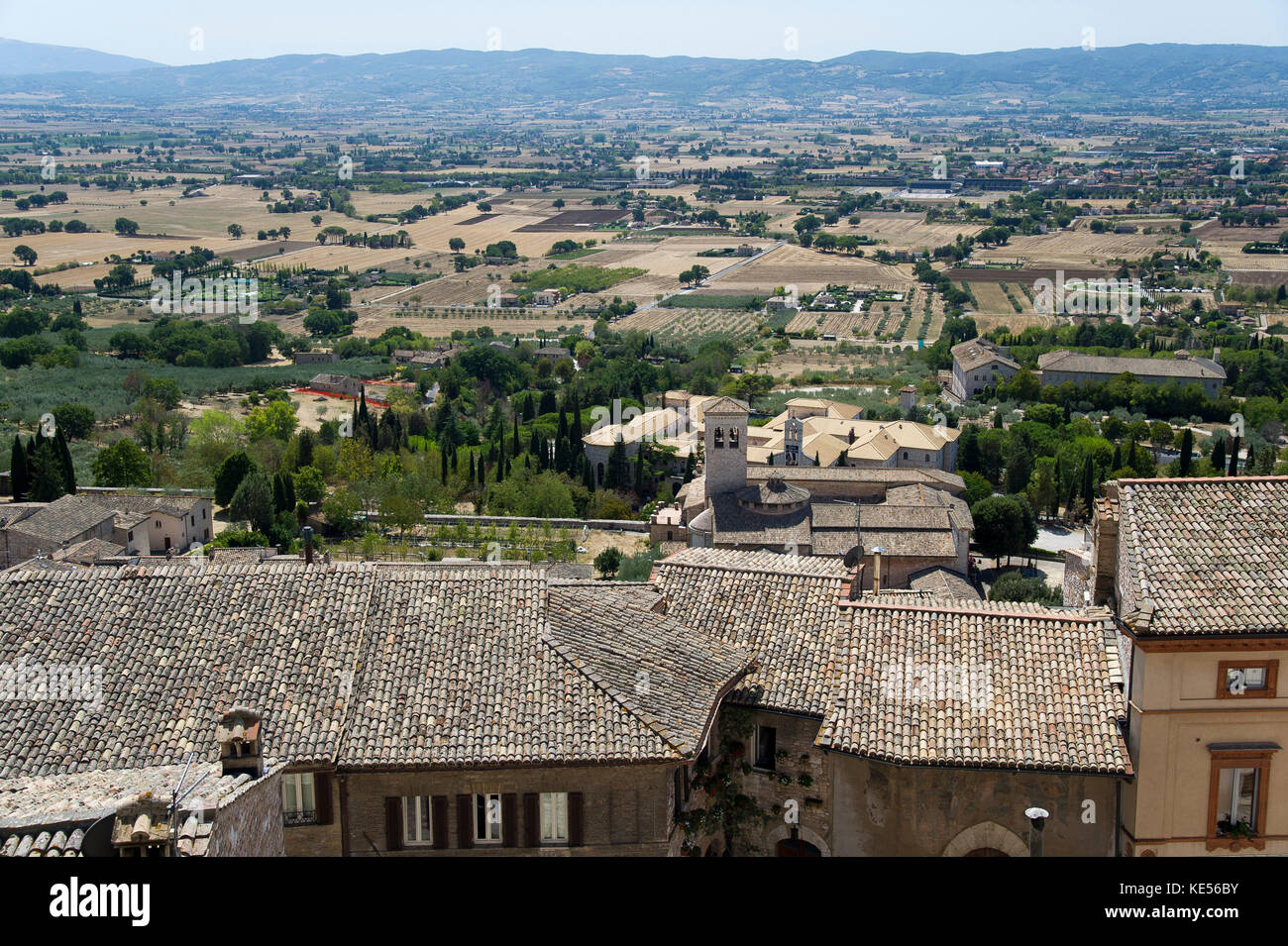 Romanische Chiesa di San Pietro (Abtei von Saint Peter) in Assisi, Umbrien, Italien. 27. August 2017 © wojciech Strozyk/Alamy Stock Foto *** Lokale Capti" Stockfoto