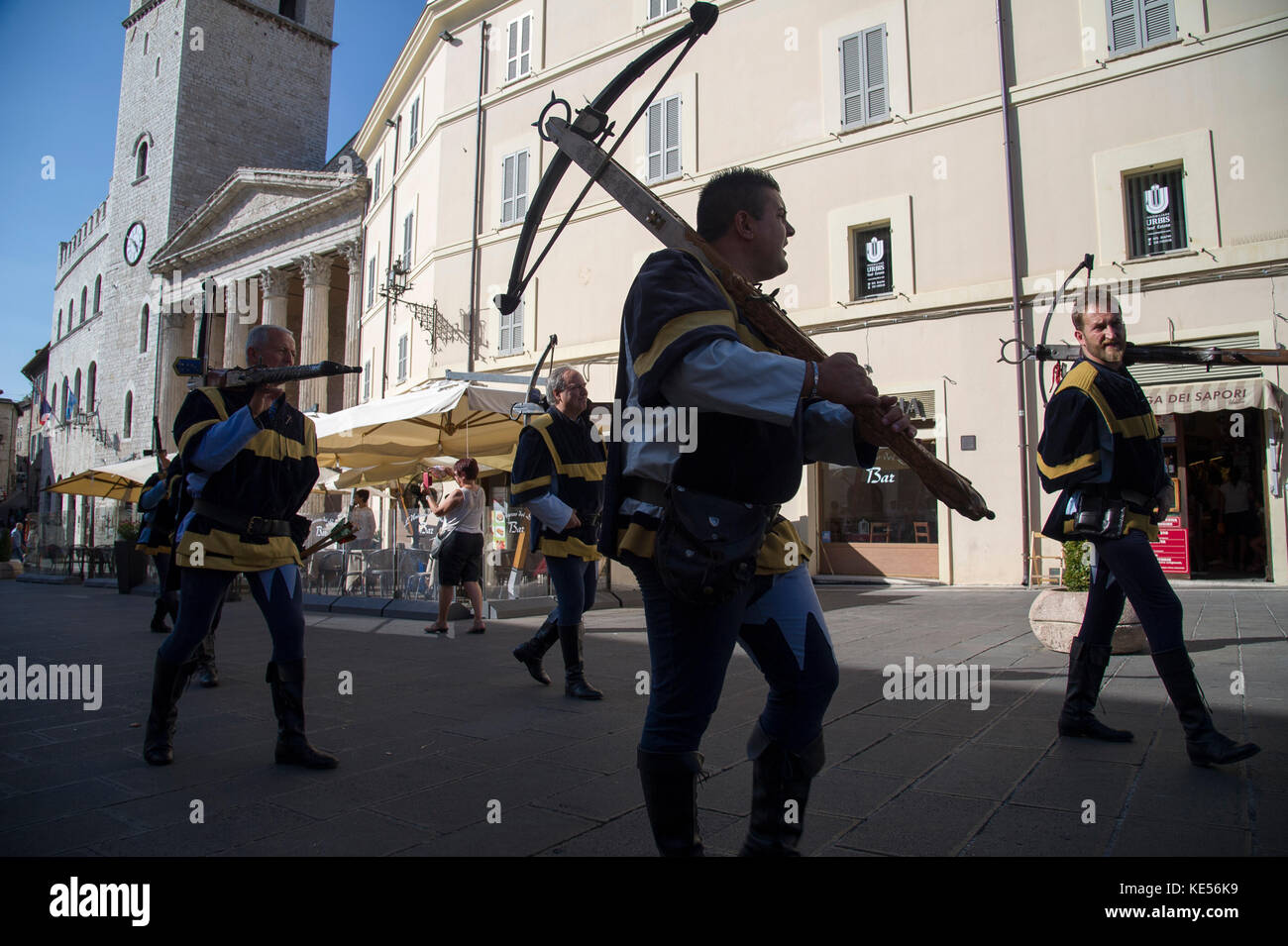 Historische reenactment während Palio von San Rufino 2017 an der Piazza del Comune in Assisi, Umbrien, Italien. 27. August 2017 © wojciech Strozyk/Alamy Stock Stockfoto