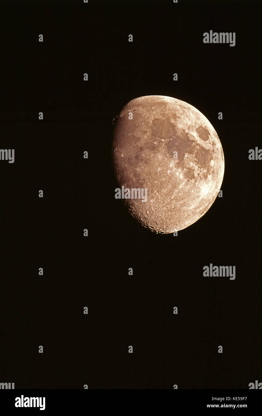 Raumfahrt und Astronomie. Mond. Seite beleuchtet. Stockfoto