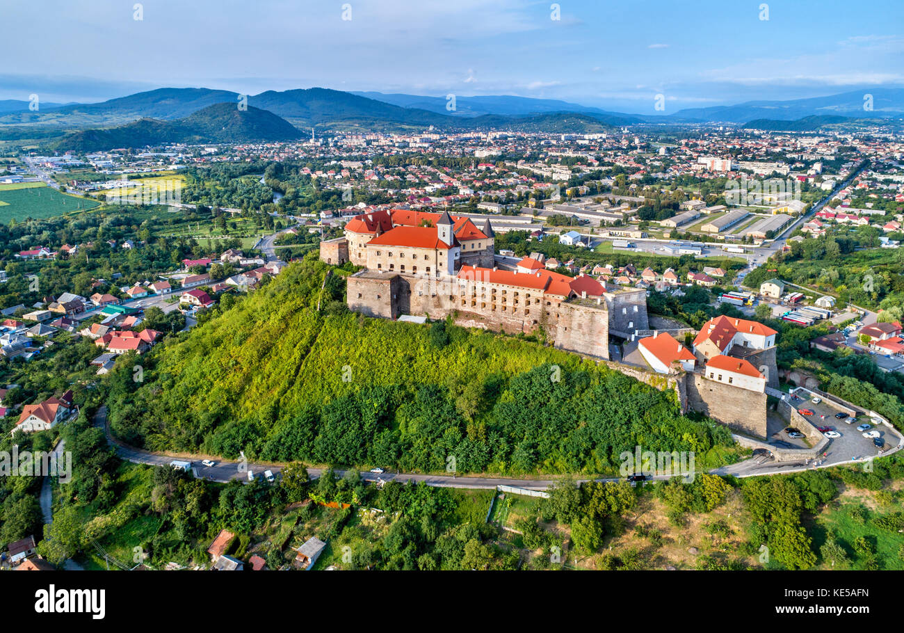 Luftaufnahme der Burg palanok in Esmoriz, Gebiet Kiew, Ukraine Stockfoto