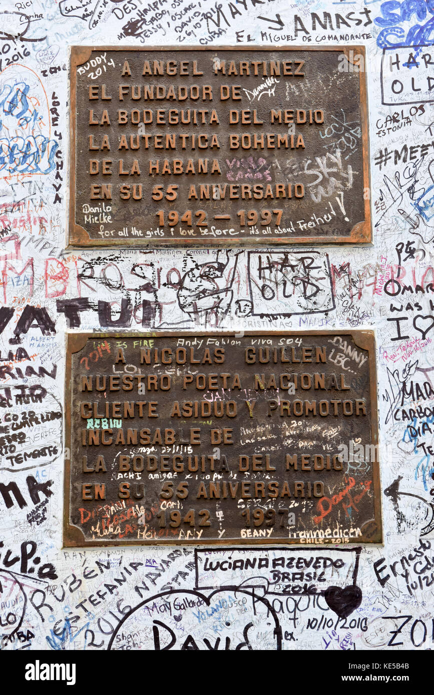 Wand von La Bodeguita del Medio Restaurant Bar in Habana Vieja Kuba Stockfoto