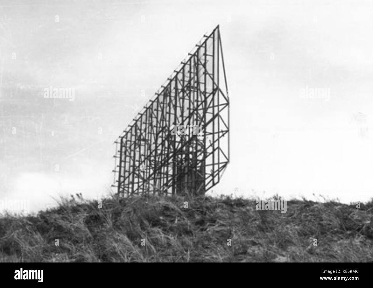 Die FuMO4 war eine Art Radarsystem, das vom deutschen Militär während des Zweiten Weltkriegs verwendet wurde. Sie bezieht sich auf ein spezifisches Modell, das auf der Insel Samos installiert wurde und den Einsatz von Radar in der Kriegsüberwachung und -Kommunikation zeigt. Stockfoto