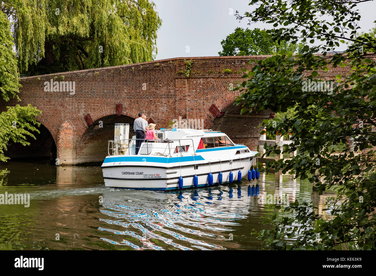 Die Themse in Sonning sperren und Brücke, entlang der Themse Weg, in der Nähe von Reading, Berkshire, Großbritannien Stockfoto