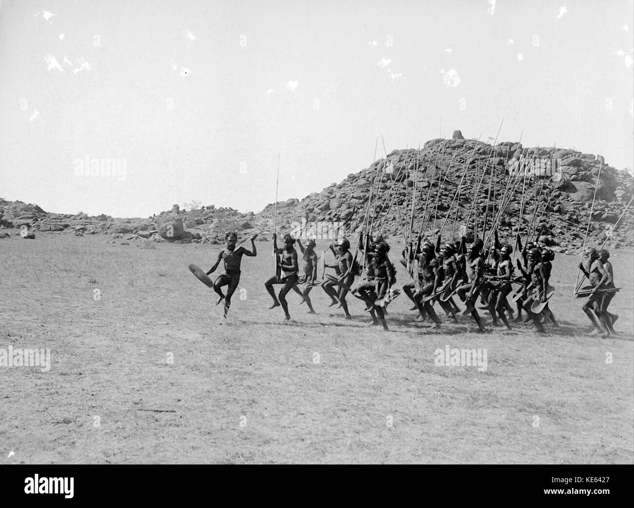 Walter Baldwin Spencer und Francis J Gillen Arrernte einladende Tanz, Eingang des Fremden, Alice Springs, Australien, 9. Mai 1901 Stockfoto