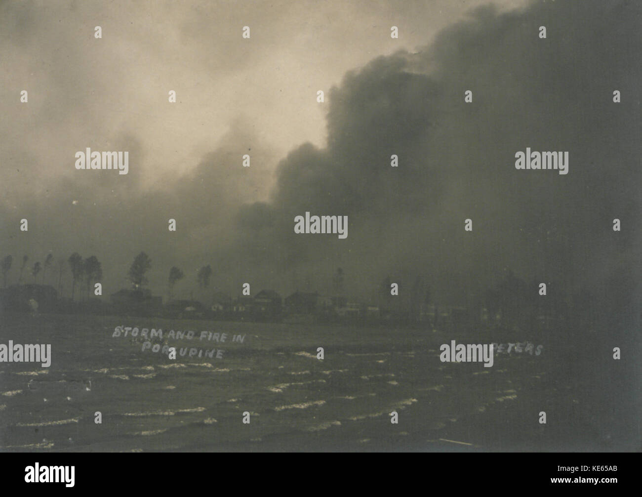 Sturm und Feuer in Porcupine (HS 85 10 24374) Stockfoto