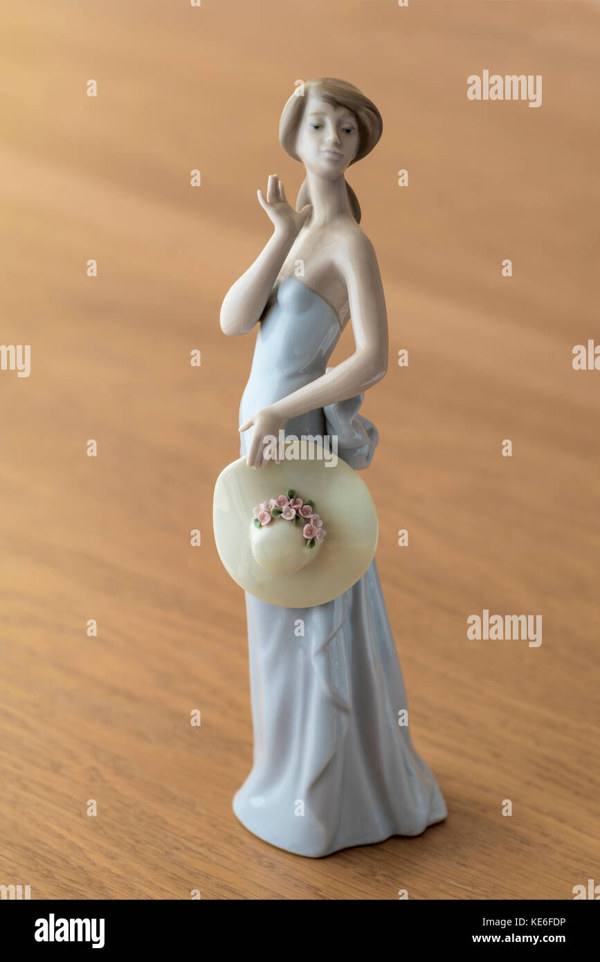 COQUETTE Lladro Porzellan Figur, Skulptur, traditionelle Keramik Figur. Stockfoto