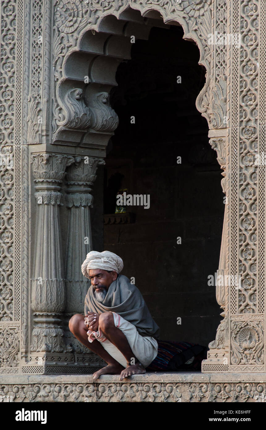 Weißen Turban Mann, Maheshwar, Madhya Pradesh, Indien Stockfoto