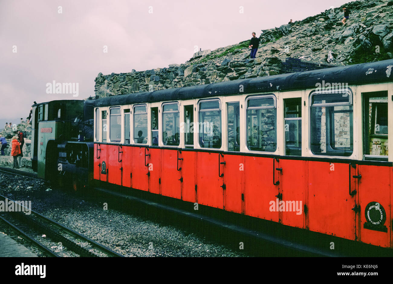 Snowdon Mountain Railway, mit Kohle gefeuerten Dampflokomotive genannt Ralph Sadler, Gwynedd, Wales, Großbritannien in den 1980er Jahren Stockfoto