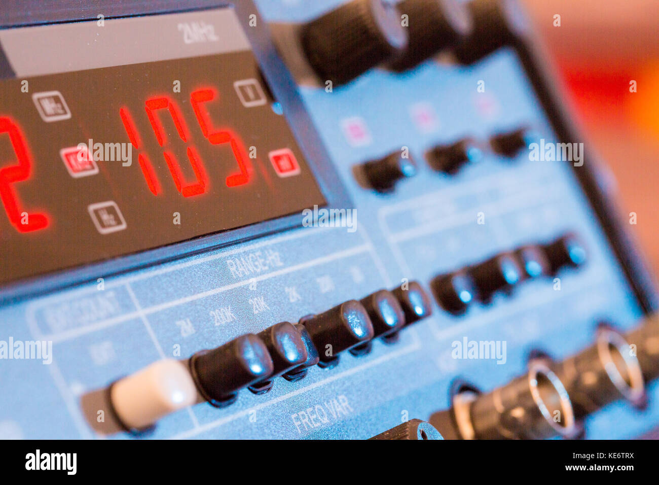 Elektronisches Gerät zur Messung elektrischer Signale Stockfotografie ...