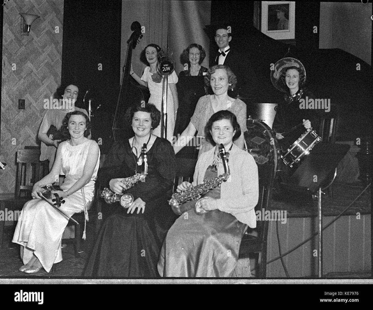 20802 Weiblich Dance Band 2 UW auf CTA Land Tennis Association Stockfoto