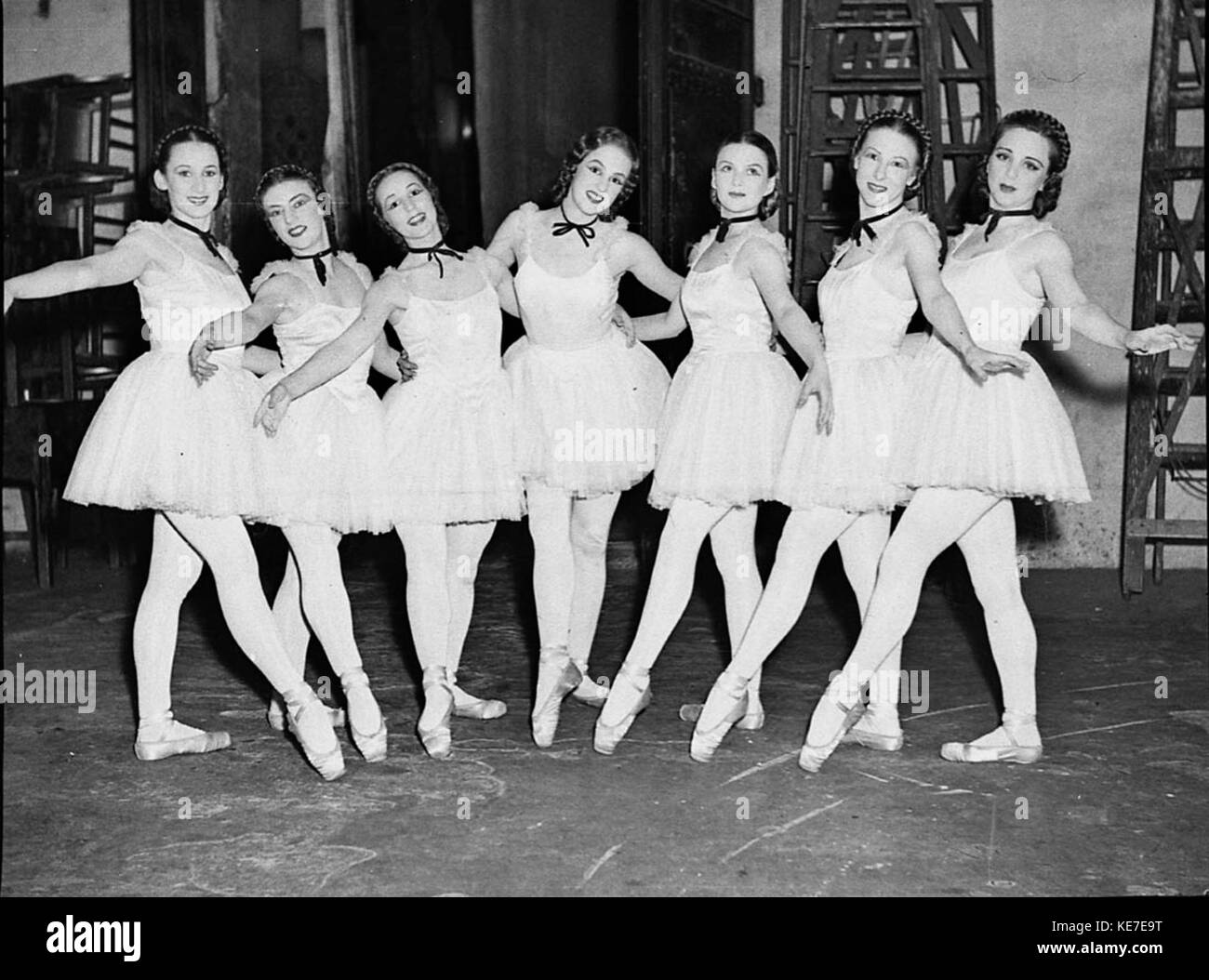 22926 Frauen Ballett Tänzer auf der Bühne ein Jcw Stockfoto