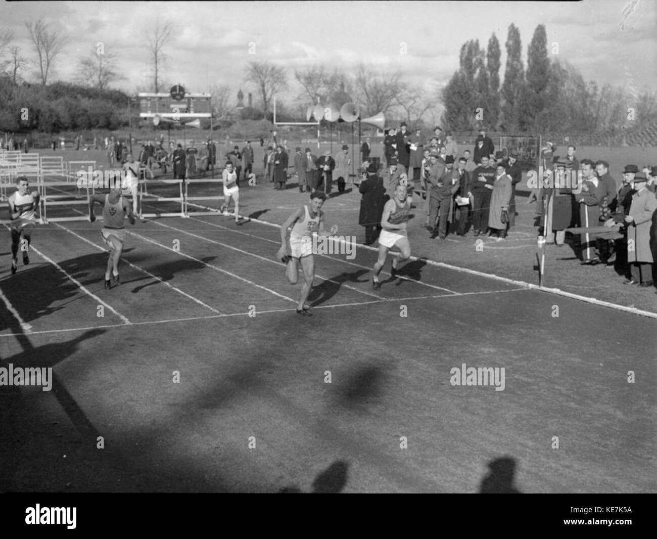 Schiene und Feld. 120 Yd hohe Hürden BNQ P48 S1P 03358 Stockfoto