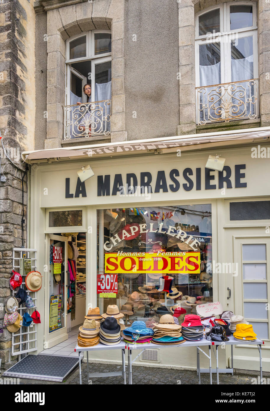 Frankreich, Bretagne, Morbihan, Vannes, Rue Thomas de Closmadeuc, hut Shop in der historischen Altstadt von Vannes Stockfoto