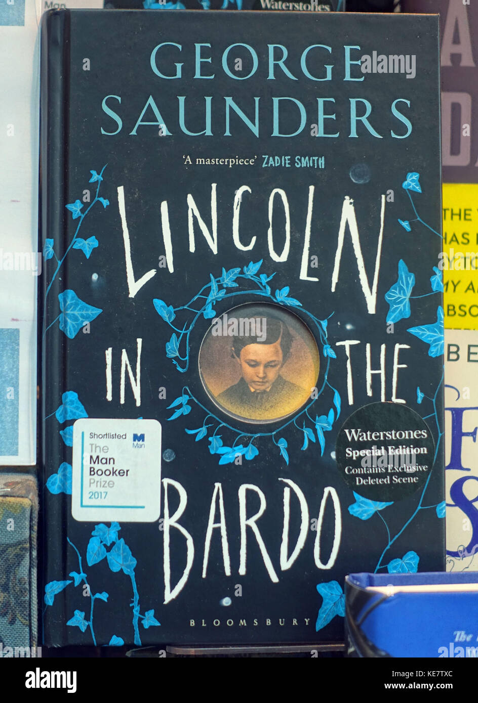 2017 Man Booker Prize Winner' Lincoln im Bardo" von George Saunders in London Buchhandlung Stockfoto