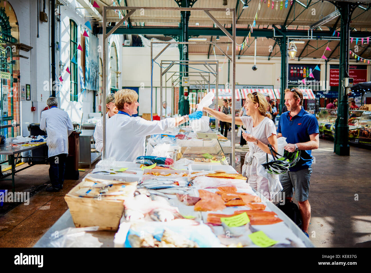 Fish Monger in St. George's Markt; Belfast, Irland Stockfoto