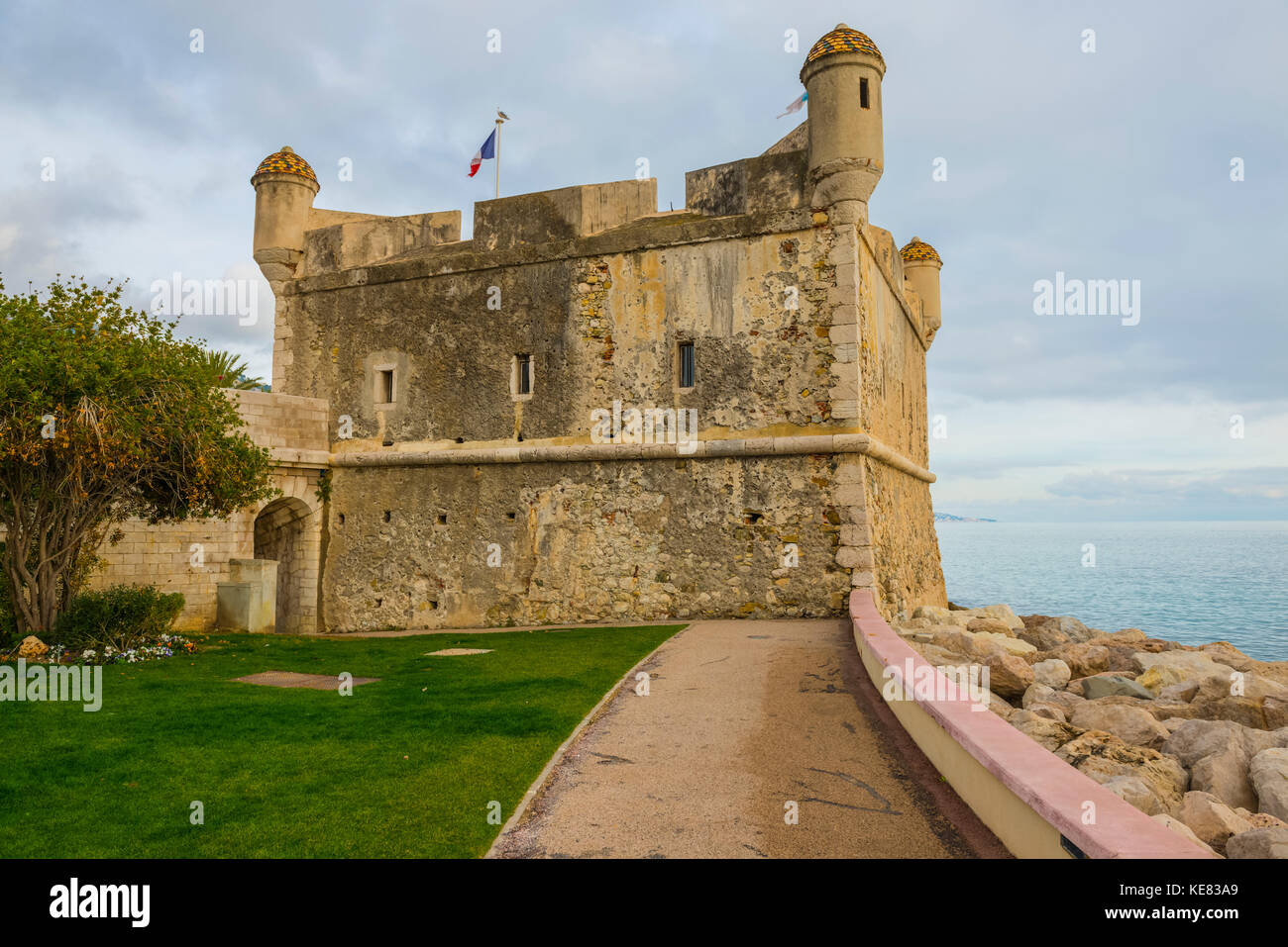 Eine Festung an der Küste; Menton, Cote d'Azur, Frankreich Stockfoto