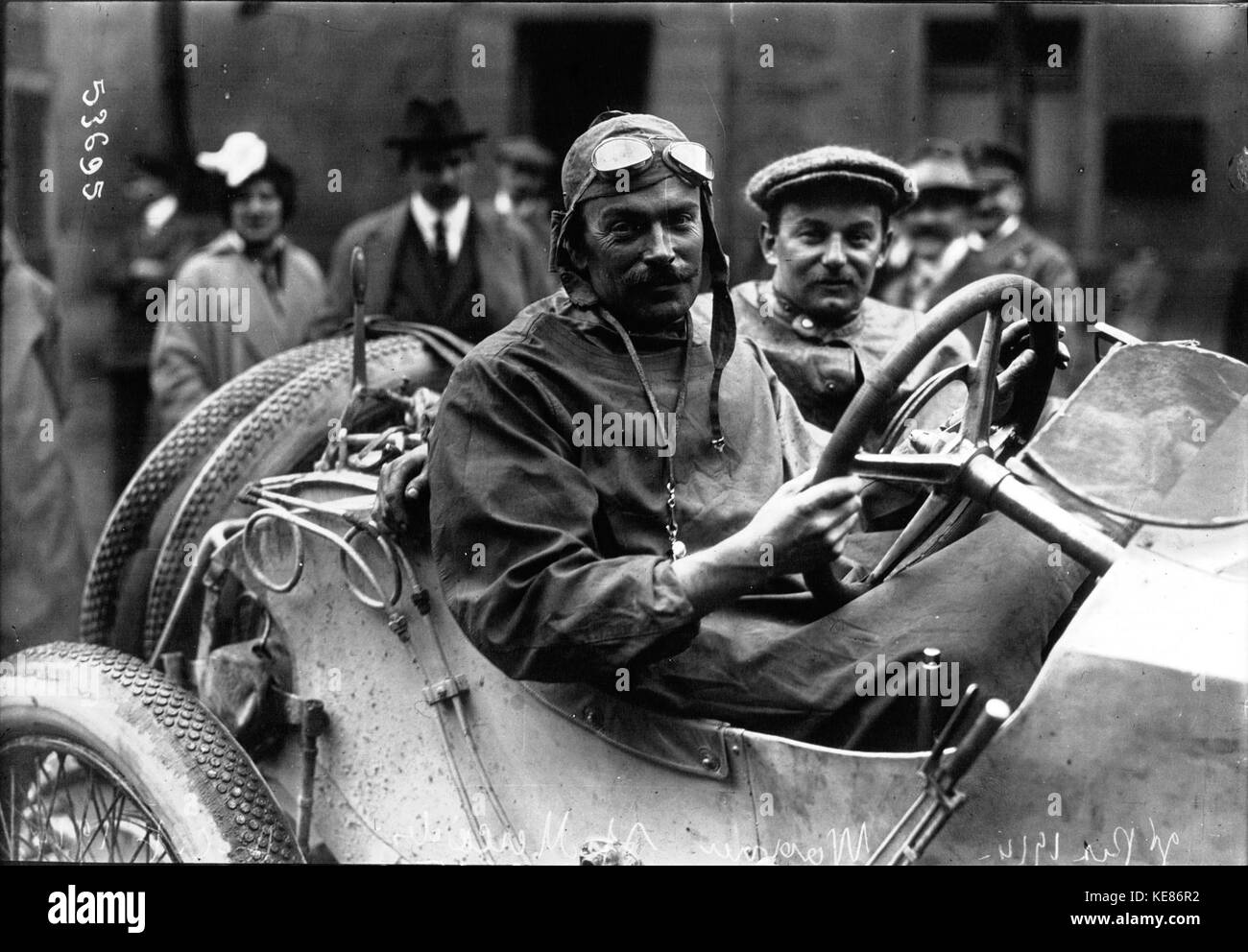 Louis Wagner nahm 1914 am Großen Preis von Frankreich Teil, einem frühen und historischen Autorennen, bei dem er seine Fahrkünste demonstrierte und zur Entwicklung des Sports beitrug. Stockfoto