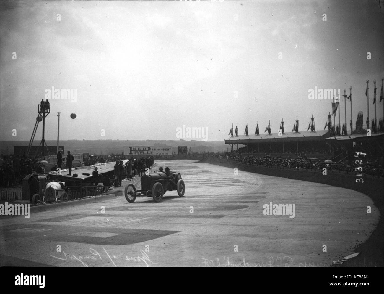 Jules Goux beim Grand Prix von Frankreich 1913 (8) Stockfoto