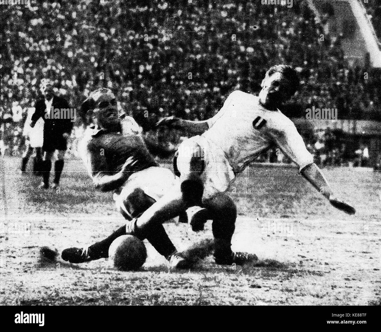 Italien gegen Frankreich Genua, 1951 Roger Marche & Giampiero Boniperti Stockfoto