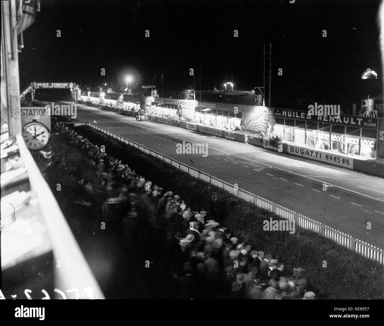 Lochfraß in der Nacht am 1931 24 Stunden von Le Mans Stockfoto