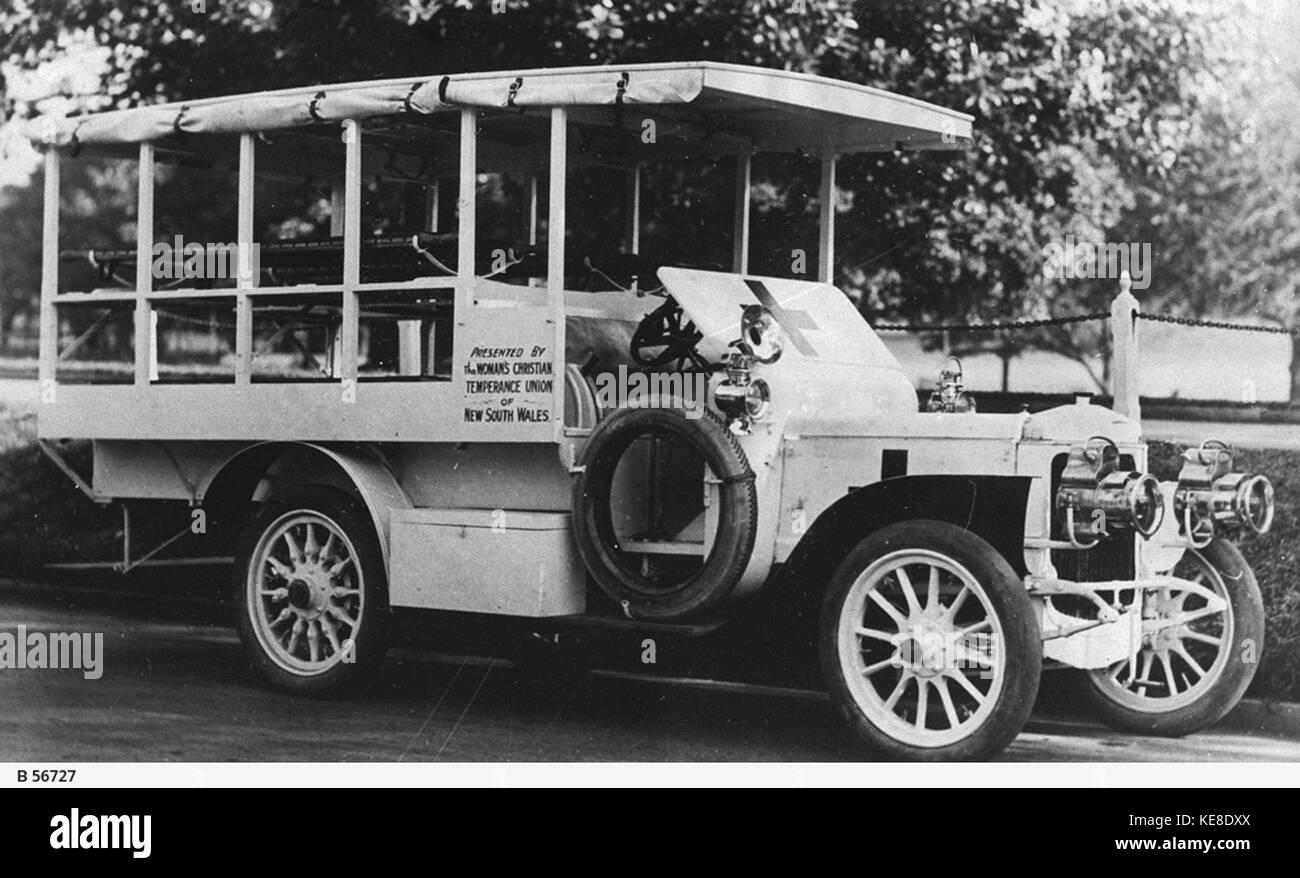 Daimler Krankenwagen 1916 gestiftet von WCTU NSW Australia Stockfoto