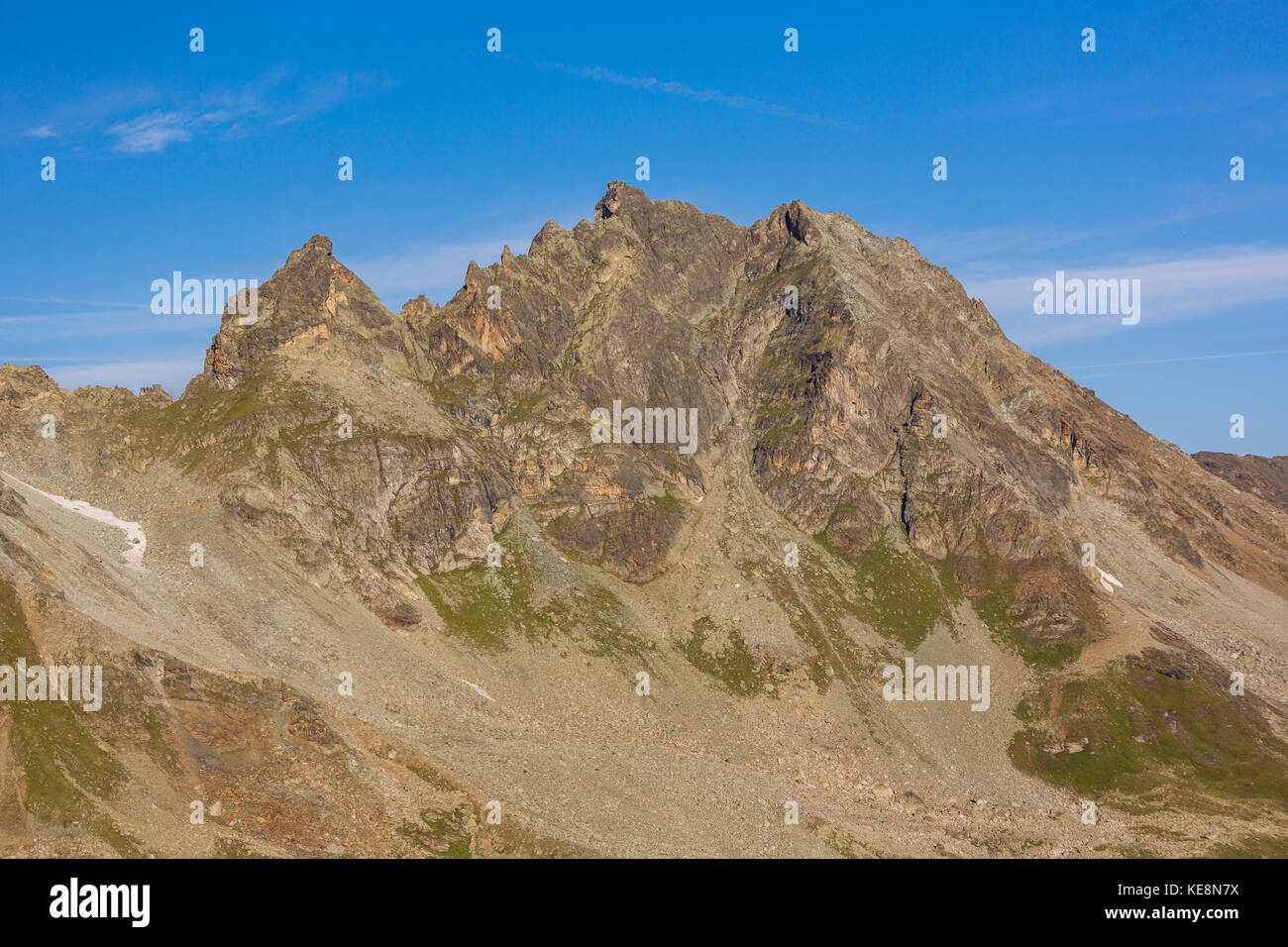 Moiry Tal, Schweiz - eine felsige Kante in den Walliser Alpen im Kanton Wallis. Stockfoto