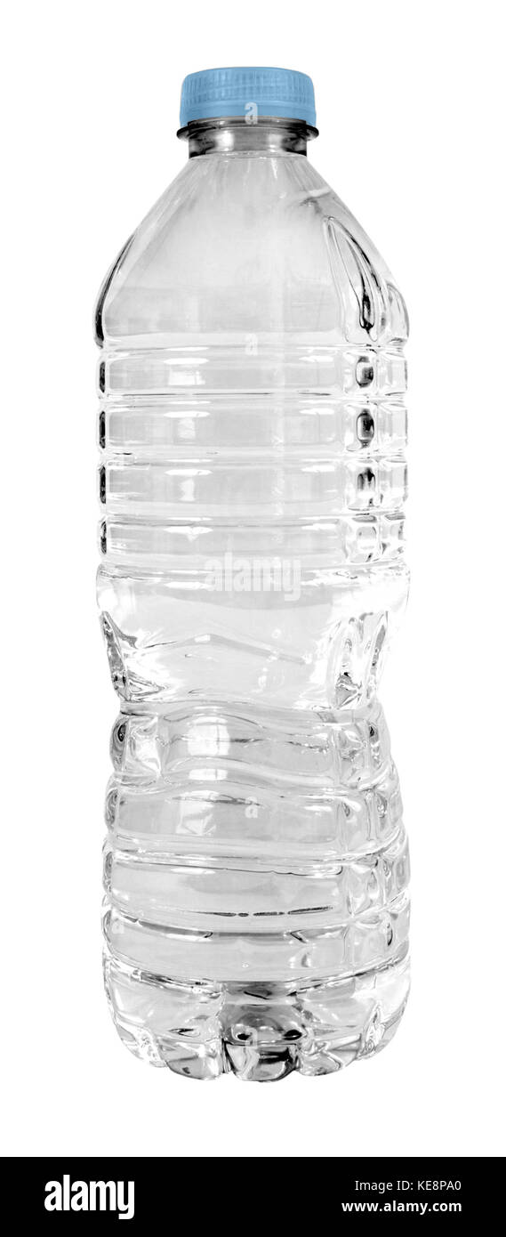 Kunststoff Flasche Wasser mit blauer Kappe. isoliert. Stockfoto