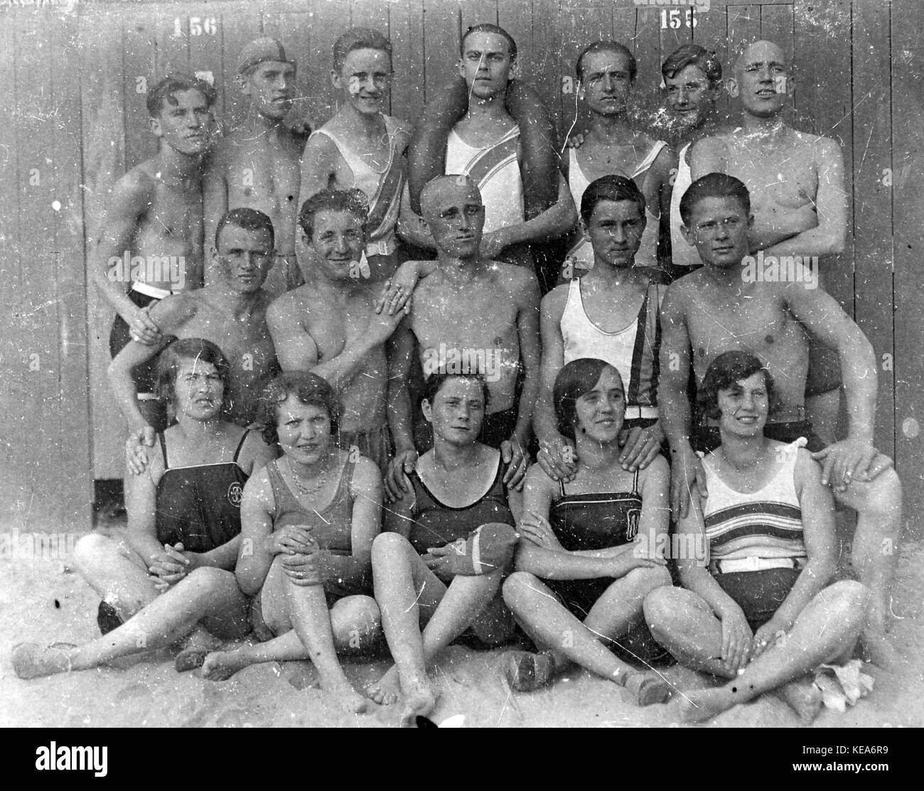 Frauen, Tableau, Badeanzug, Strand, Männer, Schwimmen Riemen Fortepan 11882 Stockfoto