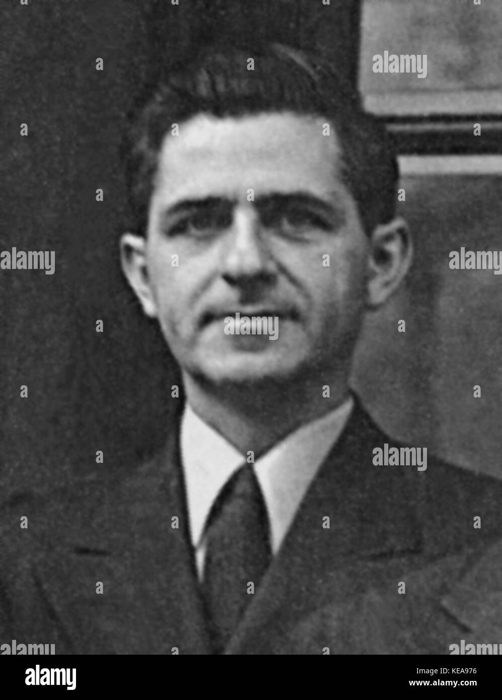 Eine Fotografie von David Lewis aus dem Jahr 1944, möglicherweise eine historische Figur oder ein Motiv, das während des Jahres aufgenommen wurde. Weitere Einzelheiten zu seinem Hintergrund oder seiner Bedeutung sind nicht angegeben. Stockfoto