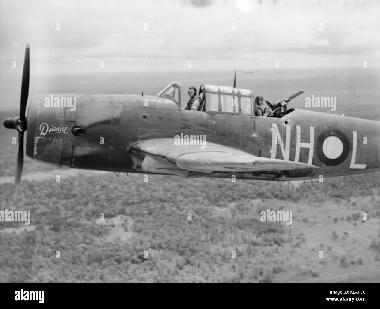 Nr. 12 Squadron Rache Sturzbomber im Flug in der Nähe von Merauke im Dezember 1943 Stockfoto