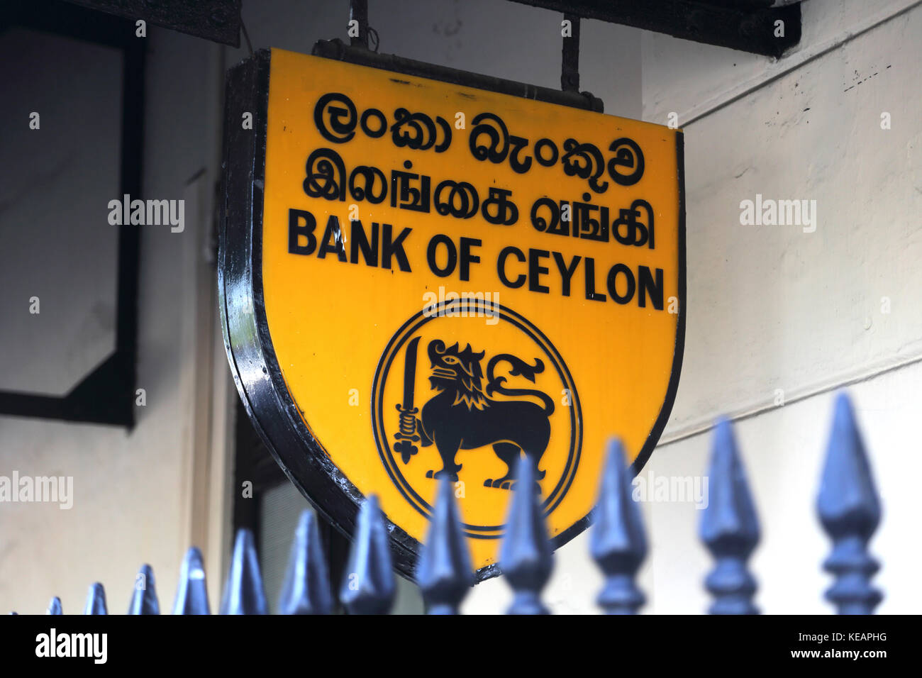 Galle Sri Lanka Galle Fort Bank von Ceylon Mehrsprachige Schild Stockfoto