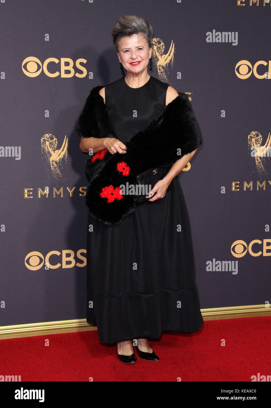 69th Emmy Awards 2017 Ankünfte im Microsoft Theatre L.A. LIVE in Los Angeles, Kalifornien. Mit: Tracey Ullman Wo: Los Angeles, Kalifornien, Vereinigte Staaten Wann: 17. September 2017 Credit: Adriana M. Barraza/WENN.com Stockfoto