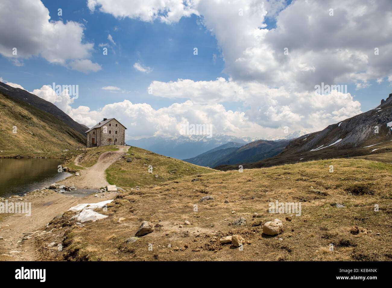 Hütte Pforzheimer Hütte am See in den Alpen, Südtirol, Italien, Europa Stockfoto