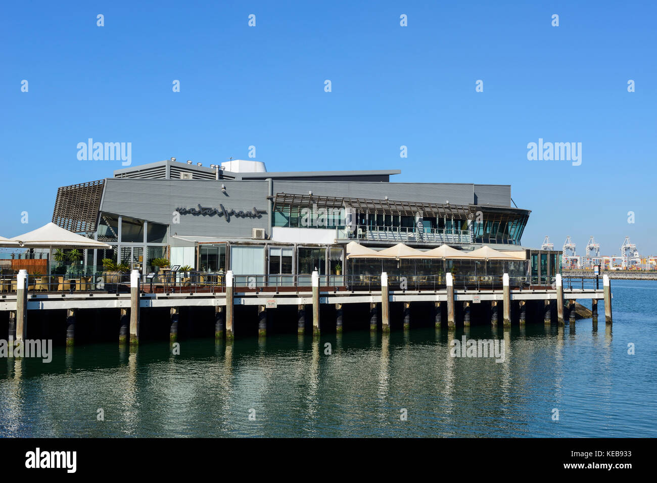 Waterfront seafood restaurant auf Station Pier, Port Melbourne, Victoria, Australien Stockfoto