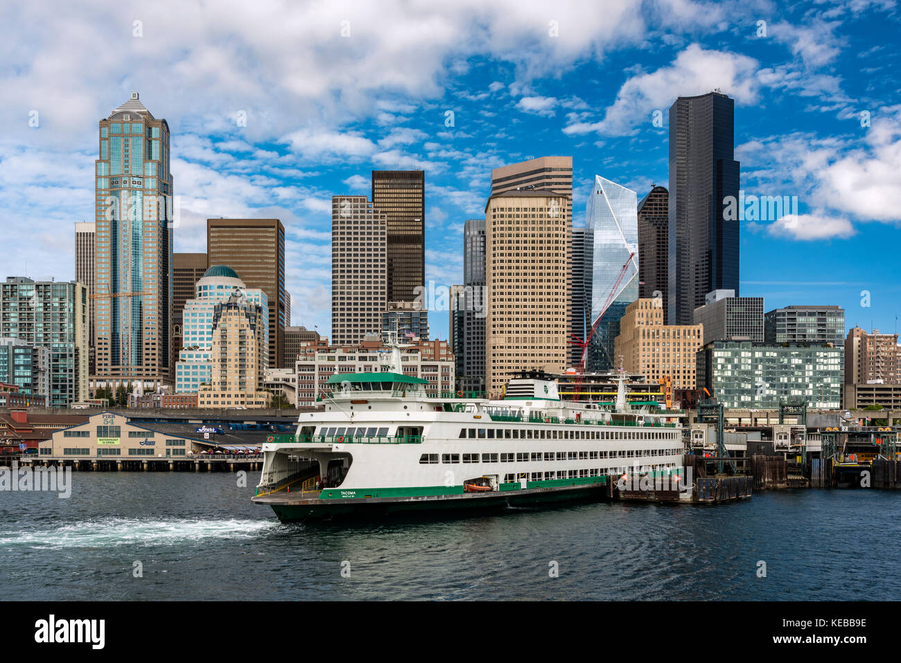 Skyline der Innenstadt und der Waterfront, Seattle, Washington, USA Stockfoto