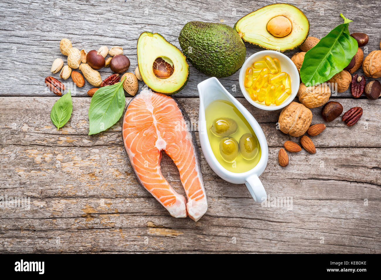 Auswahl essen Quellen von Omega 3 und ungesättigte Fette. superfood hohe Vitamin E und Ballaststoffe für gesundes Essen. Mandel, Pecan, Haselnüsse, Walnüsse, ol Stockfoto