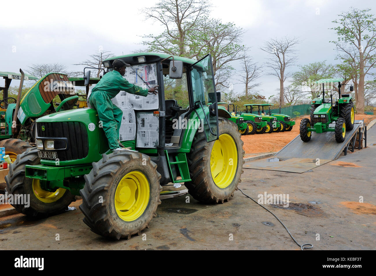 ANGOLA John Deere landwirtschaftliche Maschinen Vertrieb und Service LonAgro bei Estrada de Catete, Werkstatt für Service Stockfoto