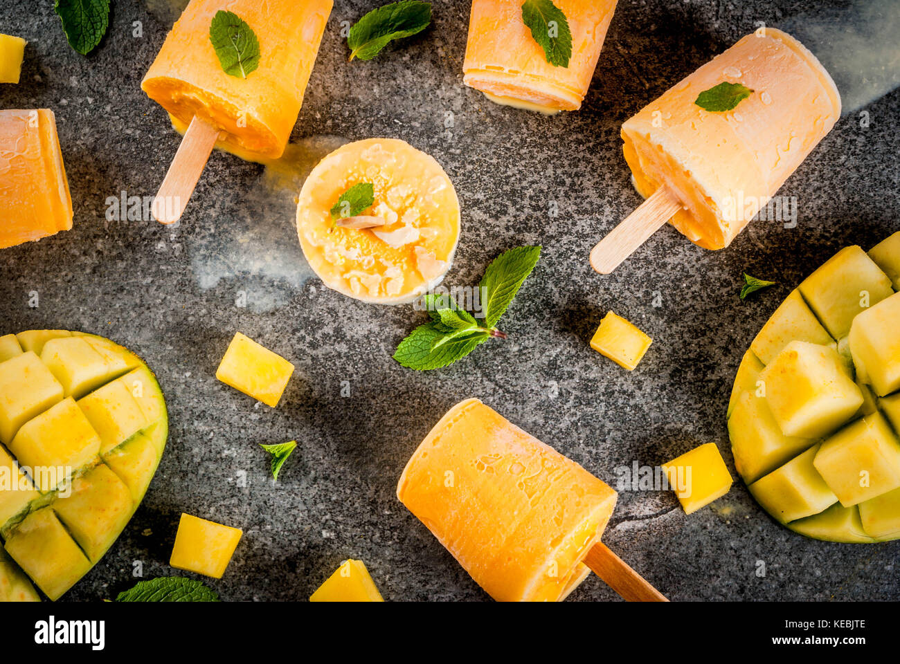 Eis, Eis am Stiel. Organische diätetische Lebensmittel, Desserts ... Eis, Eis am Stiel. Organische diätetische Lebensmittel, Desserts ...