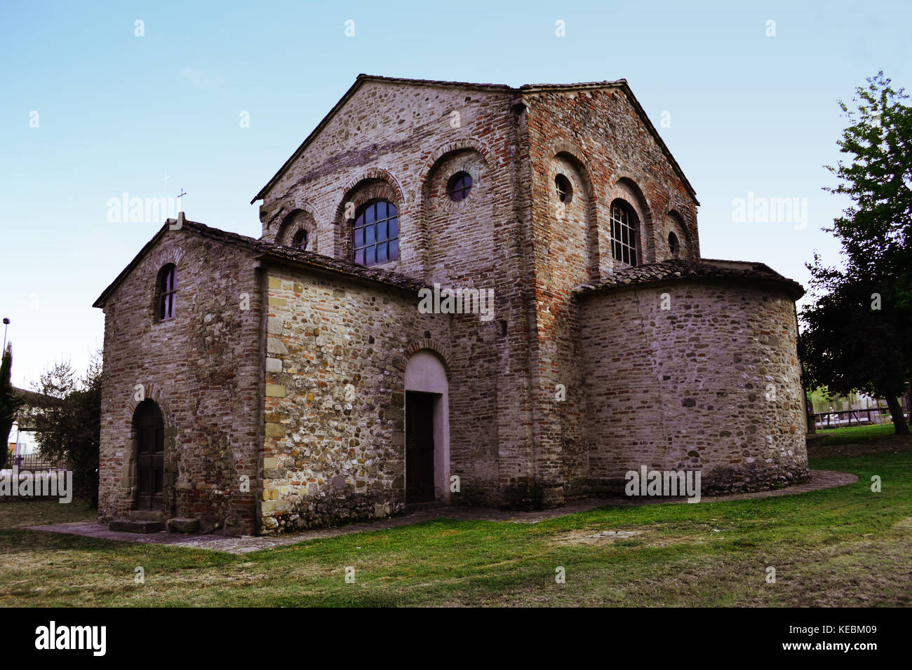 Ländliche Kirche von Santo Stefano in Anghiari. Es ist eine der frühen christlichen Kirche. Stockfoto