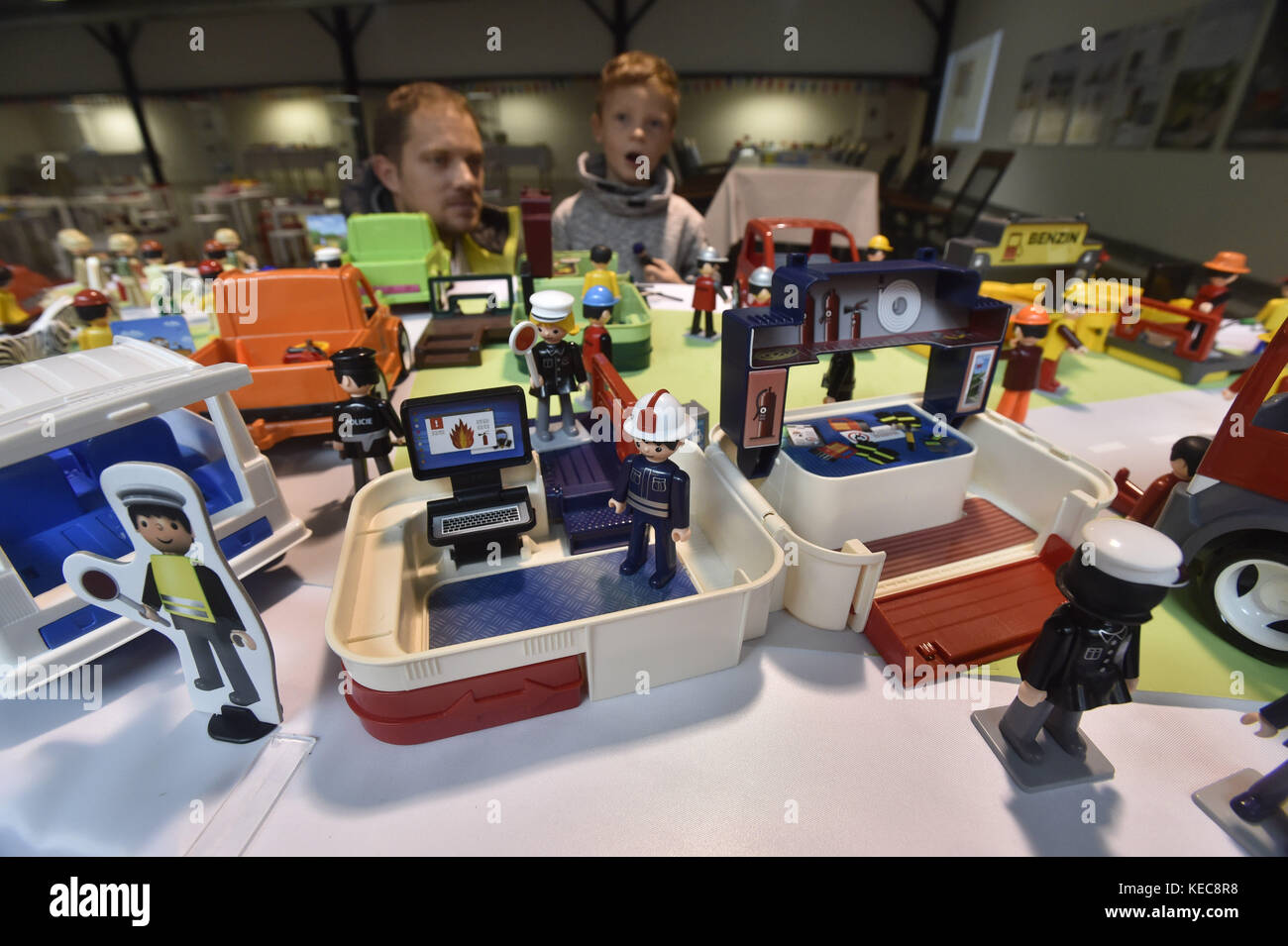 Zlin, Tschechische Republik. Oktober 2017. Die Ausstellung Phenomen Igracek wurde am 20. Oktober 2017 in Zlin, Tschechien, eröffnet. Mehrere Hundert beliebter Spielzeugfiguren sind zu sehen. Quelle: Dalibor Gluck/CTK Photo/Alamy Live News Stockfoto