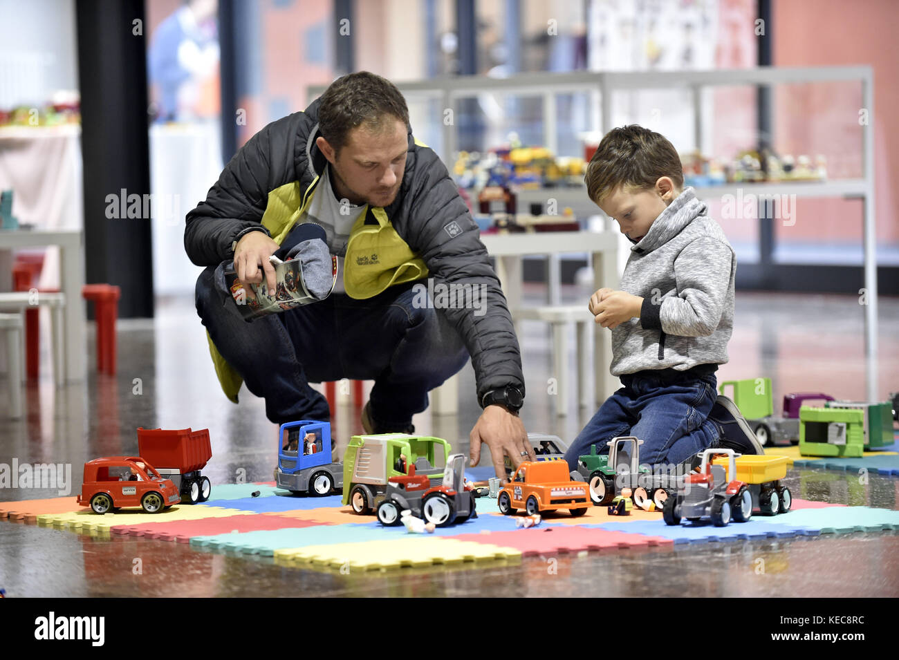 Zlin, Tschechische Republik. Oktober 2017. Die Ausstellung Phenomen Igracek wurde am 20. Oktober 2017 in Zlin, Tschechien, eröffnet. Mehrere Hundert beliebter Spielzeugfiguren sind zu sehen. Quelle: Dalibor Gluck/CTK Photo/Alamy Live News Stockfoto