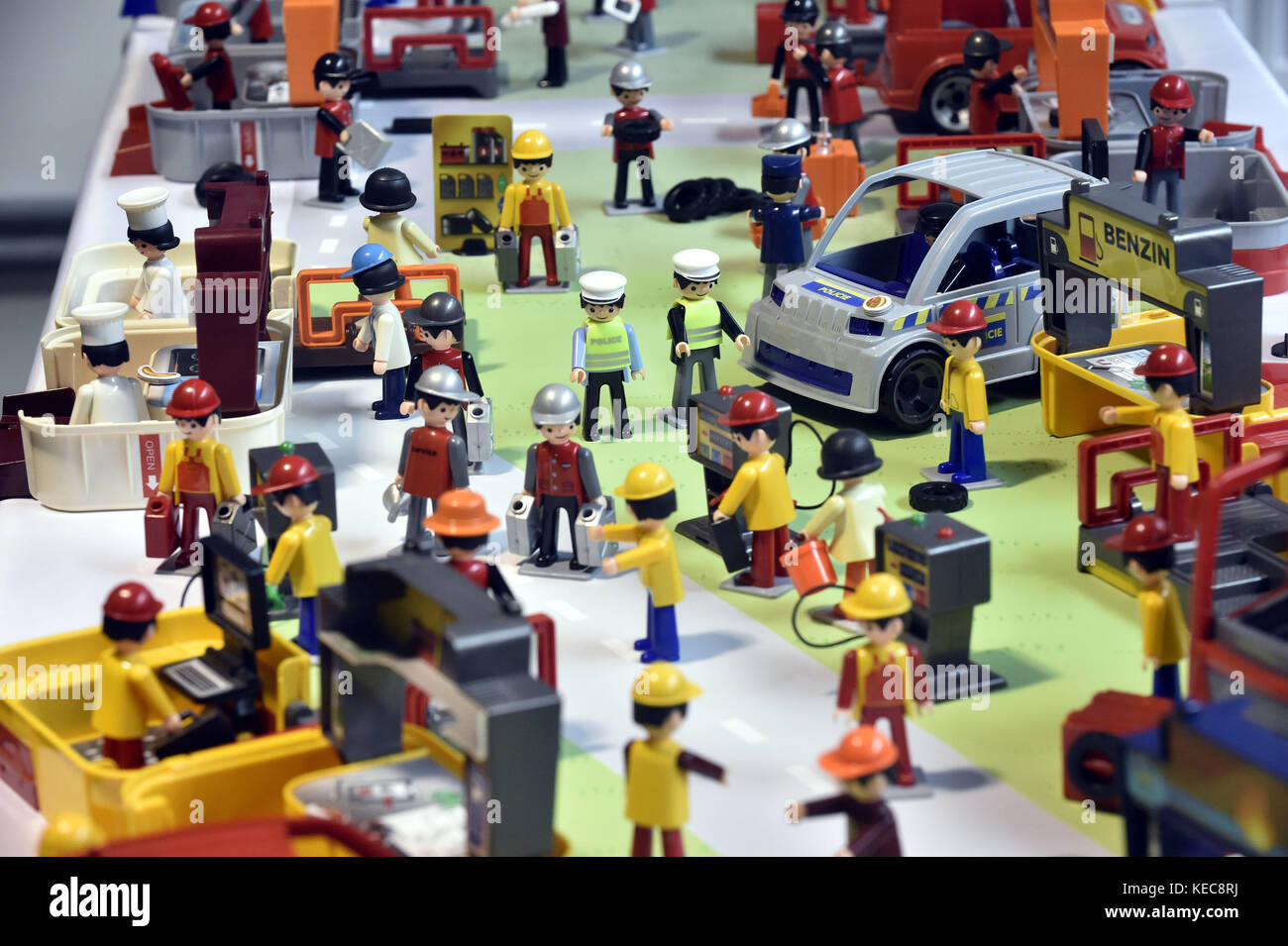 Zlin, Tschechische Republik. Oktober 2017. Die Ausstellung Phenomen Igracek wurde am 20. Oktober 2017 in Zlin, Tschechien, eröffnet. Mehrere Hundert beliebter Spielzeugfiguren sind zu sehen. Quelle: Dalibor Gluck/CTK Photo/Alamy Live News Stockfoto