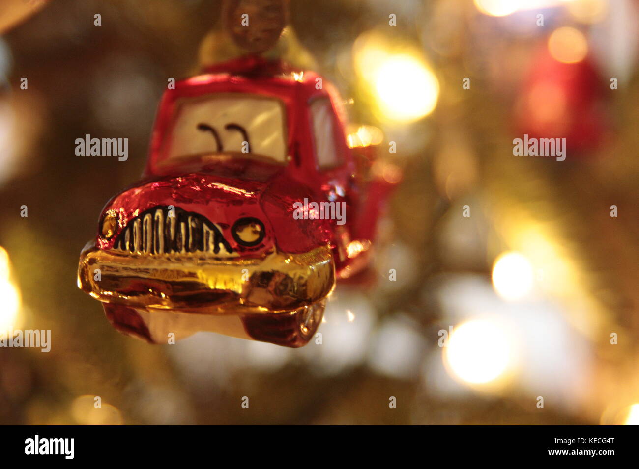 Weihnachtsbaumschmuck Auf Dem Truck Stockfoto