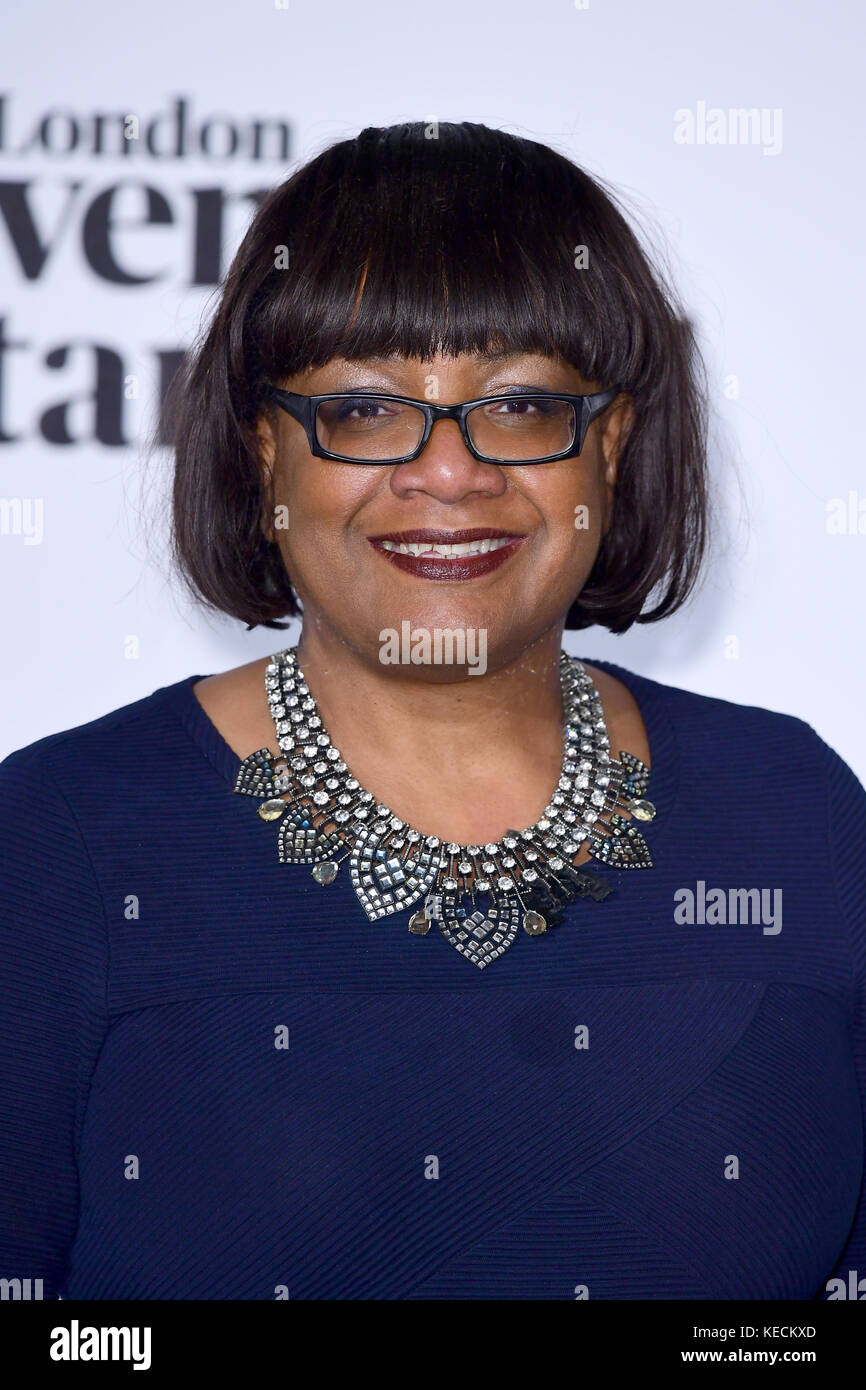 Dianne Abbott bei der jährlichen Progress 1000 des London Evening Standard, in Zusammenarbeit mit Citi und gesponsert von Invisalign UK in London. DRÜCKEN SIE ASSOZIATION Foto. Bilddatum: Donnerstag, 19. Oktober 2017. Das Foto sollte lauten: Ian West/PA Wire Stockfoto